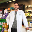 Apotheker Dr. Philipp Hoffmann in seiner Apotheke.