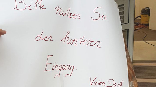 Ferber-Apotheke Gera Umbau Hinweisschild Ferber Apotheke