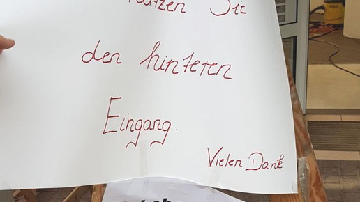 Ferber-Apotheke Gera Umbau Hinweisschild Ferber Apotheke