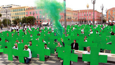 Tausende gegen Reformpläne