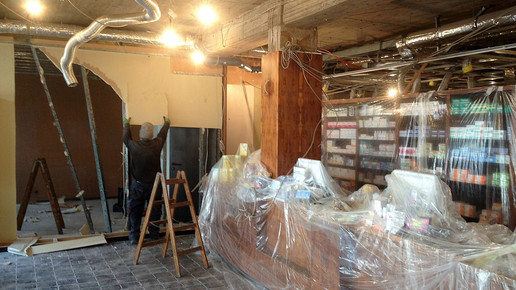 Altstadt-Apotheke Goettingen Offizin alt Abbau03 Altstadt-Apotheke