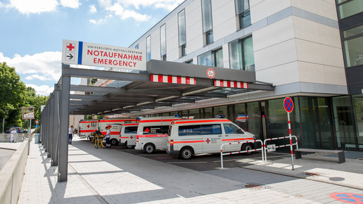 notaufnahme krankenwagen uni-klinik freiburg britt schilling