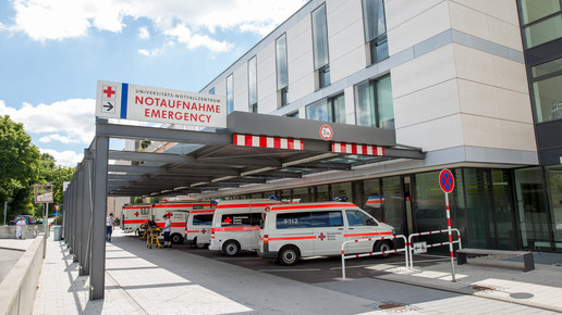 notaufnahme krankenwagen uni-klinik freiburg britt schilling