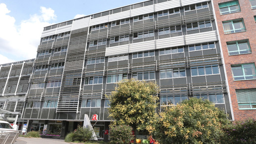 A  rztezentrum 9 Adler-Apotheke