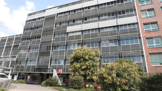 A  rztezentrum 9 Adler-Apotheke