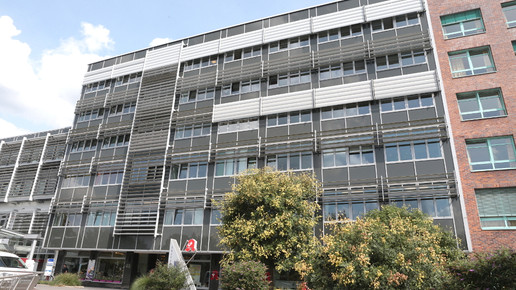 A  rztezentrum 9 Adler-Apotheke