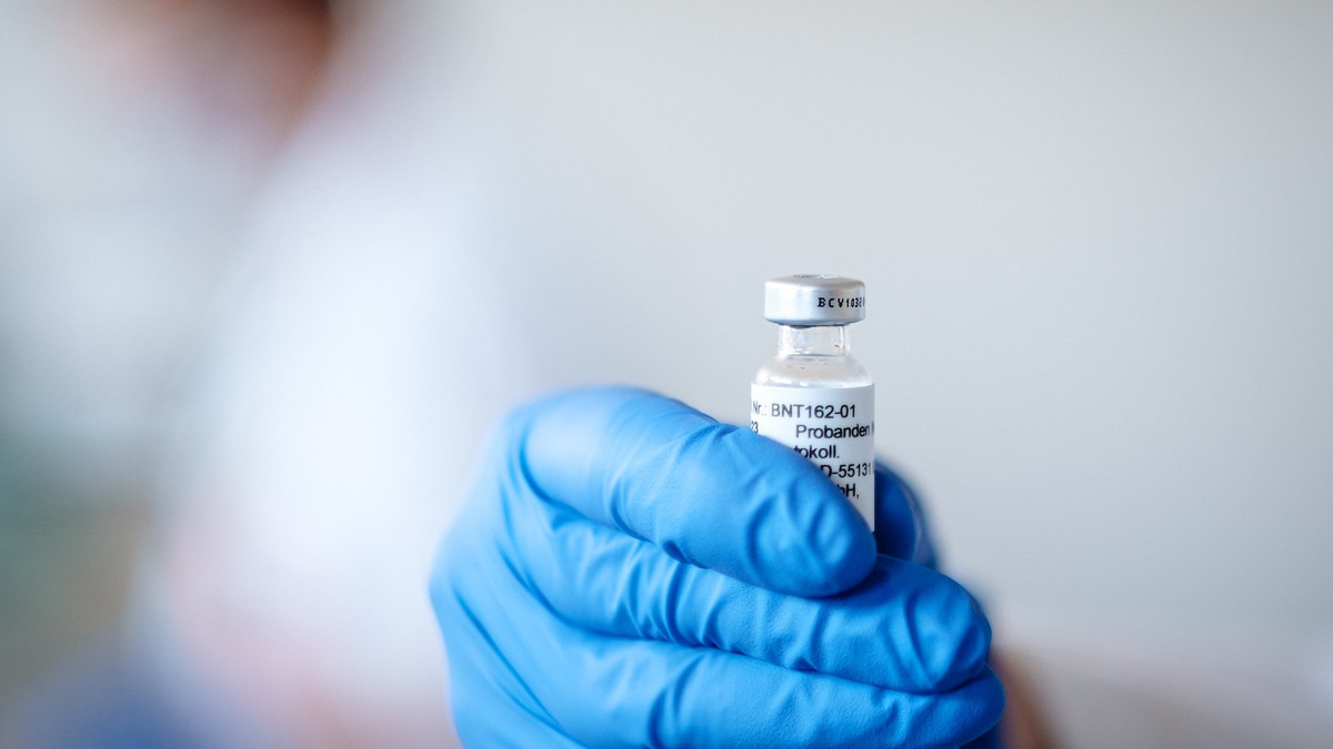 Zu wenig Impfstoff: Ärzte sagen Termine ab