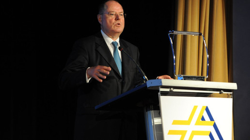 Apobank und Anzag: 15.000 Euro für Steinbrück