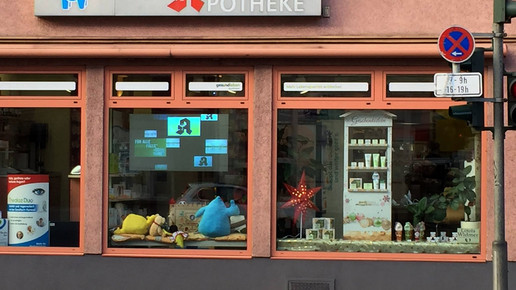 schaufenster1 elefanten-apotheke