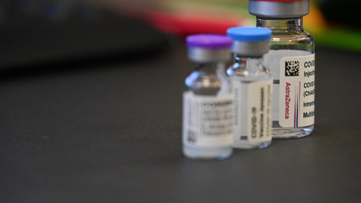 Betriebsärzt:innen: Mindestens 108 Dosen