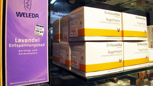 weleda-hauschka regal aa