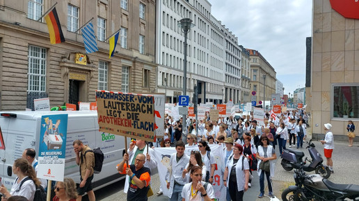 Apothekerin: „Wünsche mir eine Demonstration am 17. Juli“
