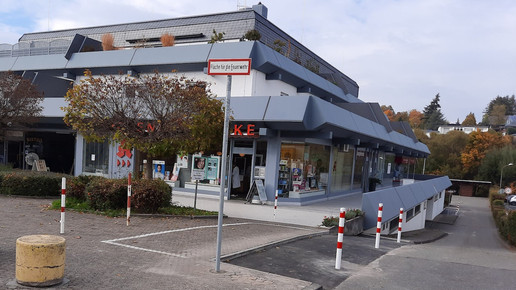 Beton-Poller: Kunden wollen Apotheke wechseln