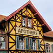 Ein Fachwerkhaus mit einer Apotheke. Mehr dazu im Artikel.