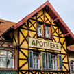 Ein Fachwerkhaus mit einer Apotheke. Mehr dazu im Artikel.