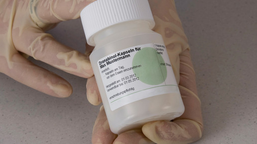 Dronabinol Kapseldose Etikett bionorica