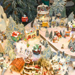 Weihnachten pur: Apotheken-Miniatur-Land Modelleisenbahn im Schaufenster der St. Martin Apotheke Fritzlar