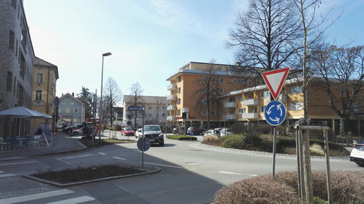 Kreisel 6 Loewen-Apotheke