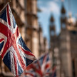 Britischer Premier beruft Kabinett Symbolbild: Britische Flagge London