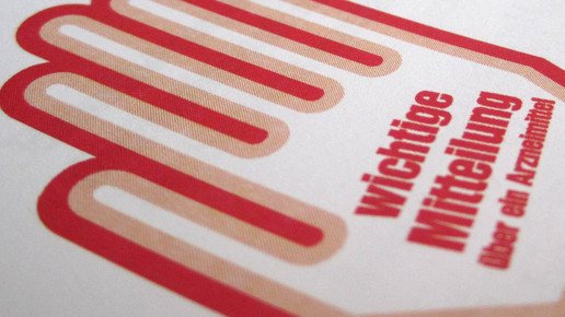 Foto: Rote-Hand-Brief-Logo auf Papier.