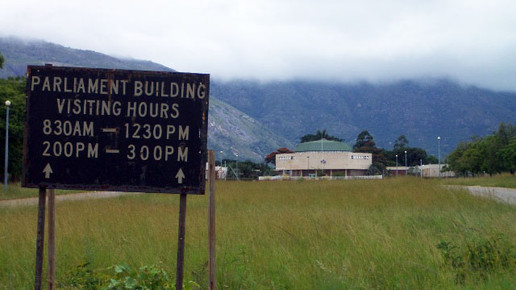 Parliament Building Swaziland zakysant wikipedia CC BY-S