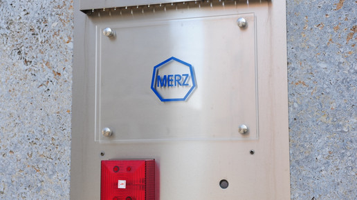 Merz: Memantin für die Schönheit