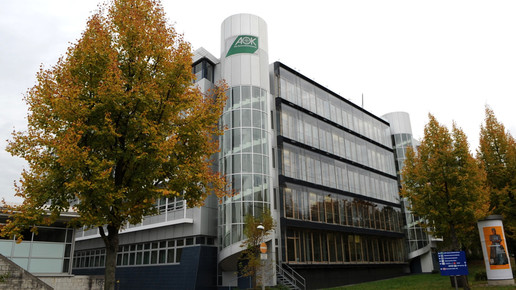 Vorstandsgehälter: Patient klagt gegen AOK-Bosse