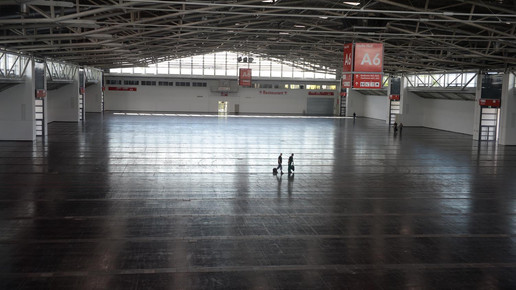 leere messehalle 20140918-1