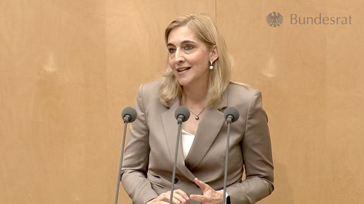 Nina Warken spricht im Bundesrat