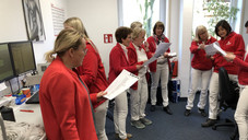 Bußmanns Team singt „Aber sonst gesund“