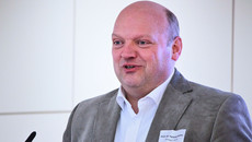 Dr. Hartwig Bohne redet