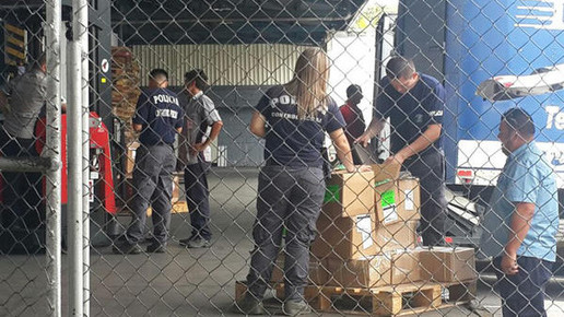 8-COSTA-RICA-Police-Inspecting-Shipment-of-Suspected-Illicit-Medicines sqligalleryslider Image