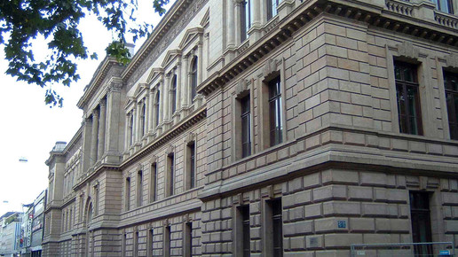 LG Braunschweig wikipedia Alkibiades CC BY-SA 3 0