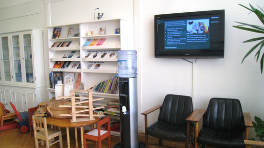 arzt wartezimmer tv aa