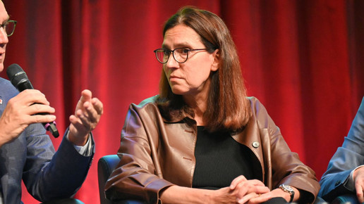 Thomas Preis und Dr. Sybille Steiner bei einer Podiumsdiskussion
