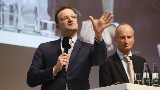 Spahn und Apotheke: Corona hat alles im Griff   