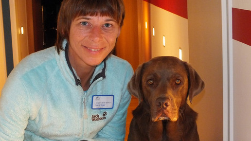 Emma und Ivana Ivana Seger