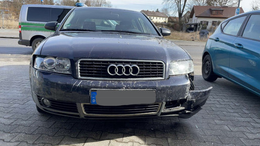 Ein beschädigter Audi.