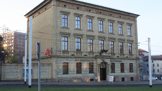 Halle Waisenhausapotheke Dguendel wikiccby30
