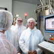 Ministerpräsident inspiziert Bayer-Produktion Ministerpräsident inspiziert Bayer-Produktion