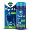 NEU: WICK VapoRub im handlichen Applikator WICK VapoRub im Applikator, 35 g Verpackung, hilft bei verstopfter Nase, lindert Heiserkeit und löst Husten sowie Verschleimung.