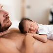 Vater mit Baby und Sohn