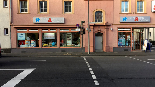 schaufenster2 elefanten-apotheke