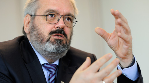 dr wolfgang axel dryden kvwl