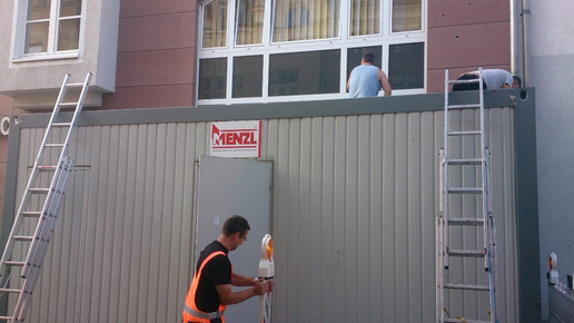 hochwasser container3 brueckenapotheke