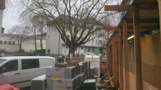 AErztehaus 9 Straussen-Apotheke