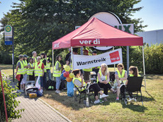 Verdi-Streik vor Phoenix-Niederlassung
