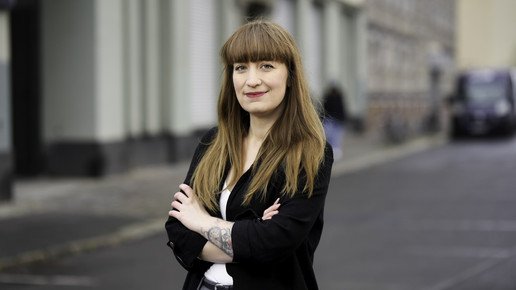 Foto: Portrait von Heidi Reichinnek (Die Linke)