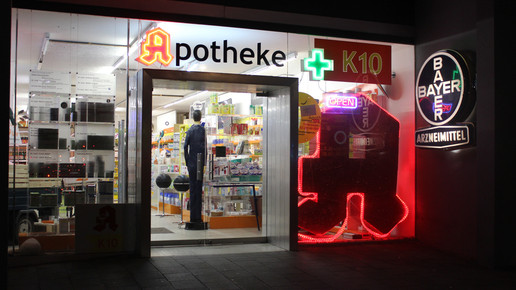 k10-apo schaufenster2 nacht k10