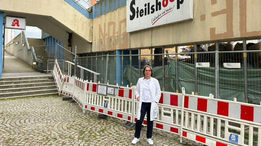 „In 10 Jahren fertig“: Apotheke trotzt Baustellenchaos
